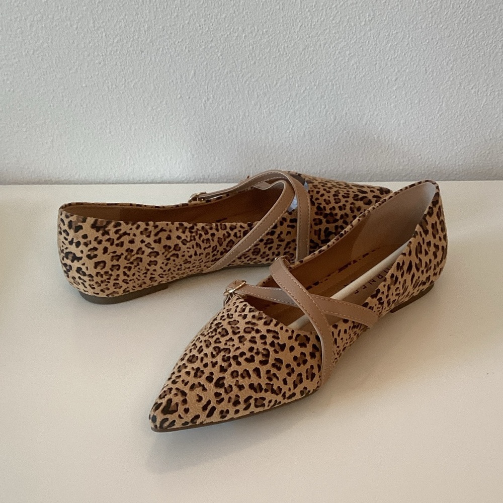 New WB Journee Collection Leopard Print Women's Flats